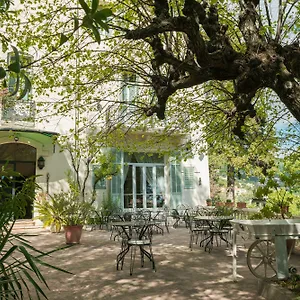 https://la-bellaudiere.fr-provencehotel.com