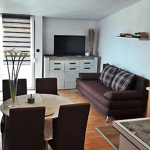 https://apartmani-tatic-stinjan.in-istria.net